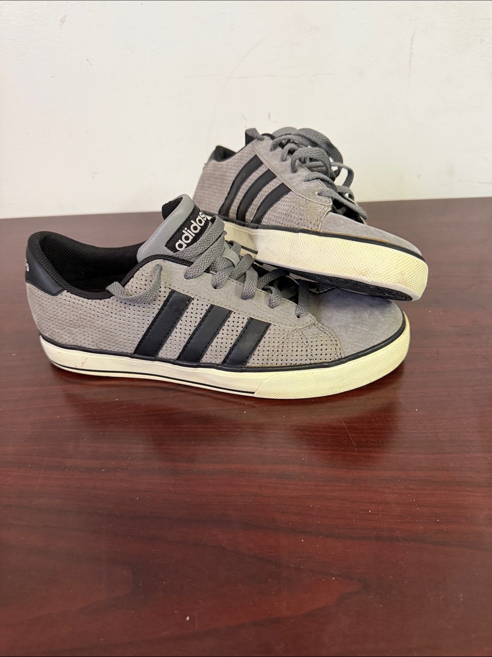 adidas Gray and Black Low-Top Sneakers Size 7.5